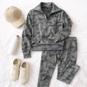 Mondetta Gray Camo Lounge Set Half Zip Pullover & Joggers Size Small Athleisure